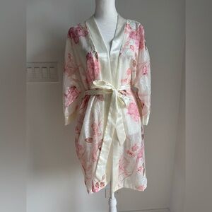 LA Intimates Floral Chacquard Short Sleeve Kimono Robe Women’s Size Medium